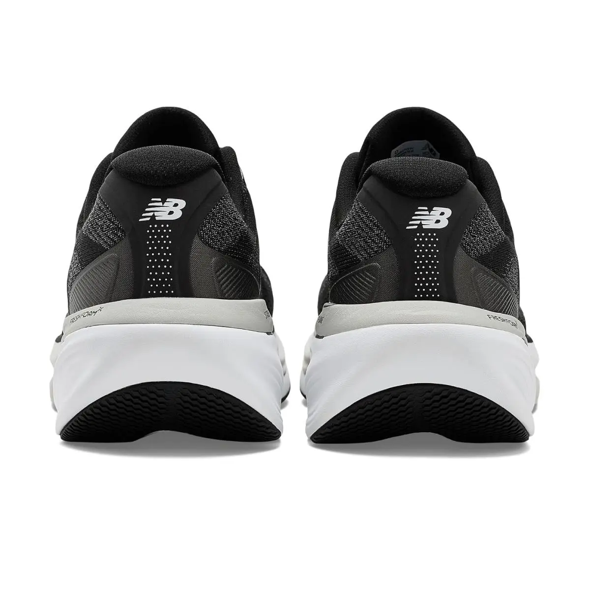 New Balance shoes - Black/NB White 5