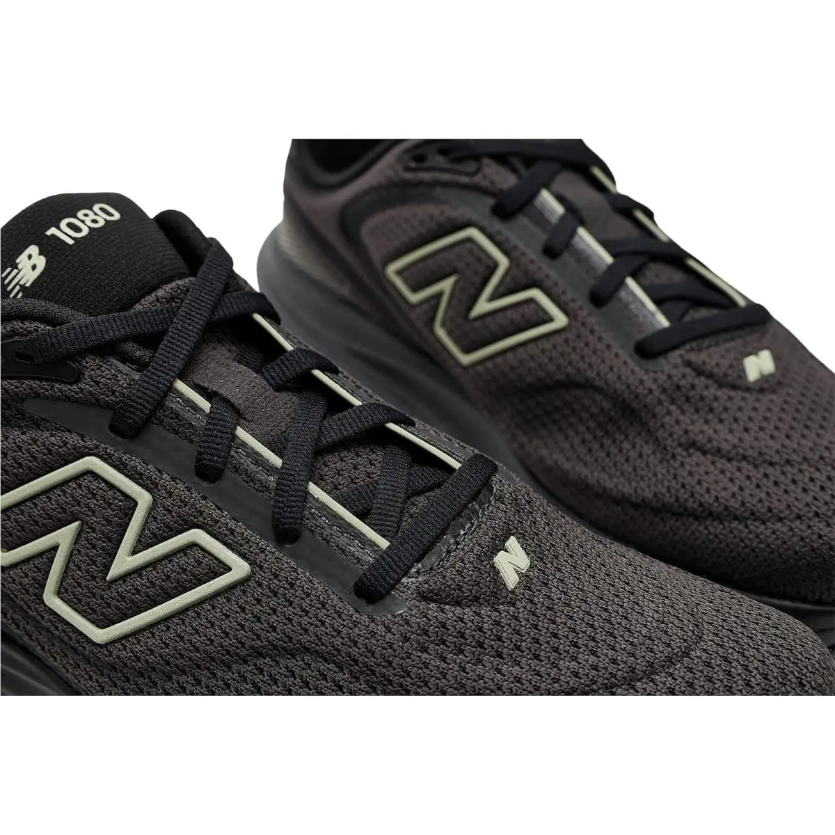 New Balance shoes - Black/Olivine 11