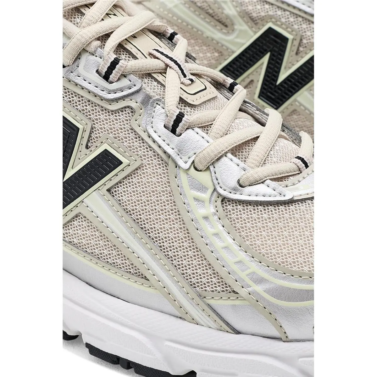 New Balance shoes - Black/Silver Metallic 32