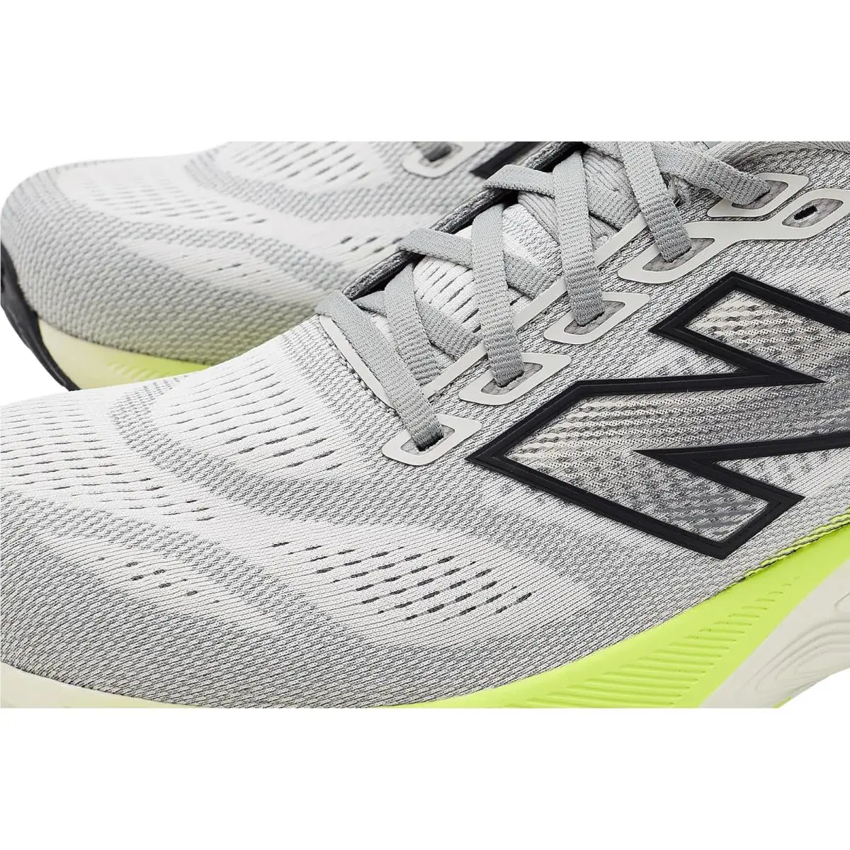 New Balance shoes - Black/White/Reflection 18