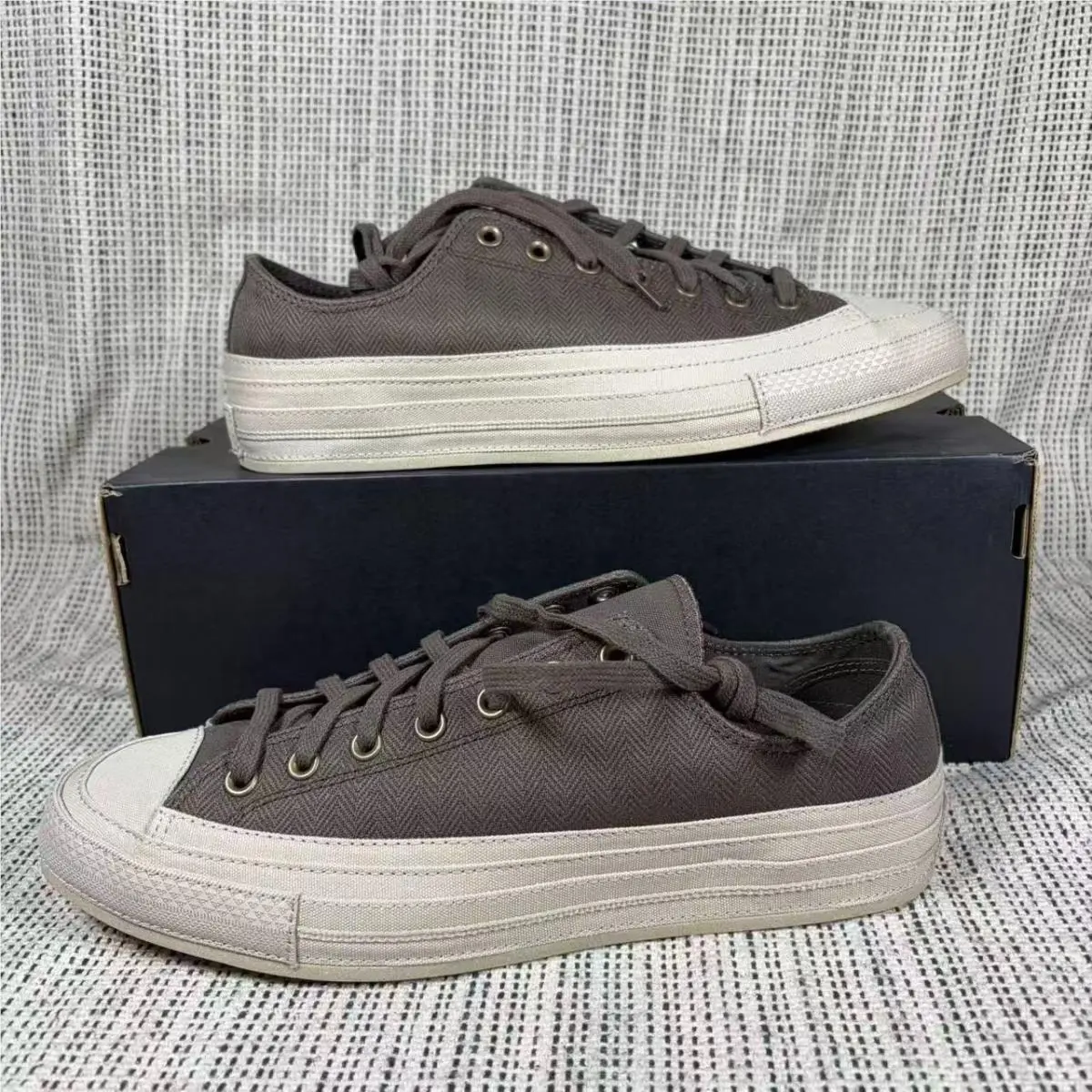 Converssse-chuck 70 Ox `herringbone` Men`s Shoes A03662C by Converse