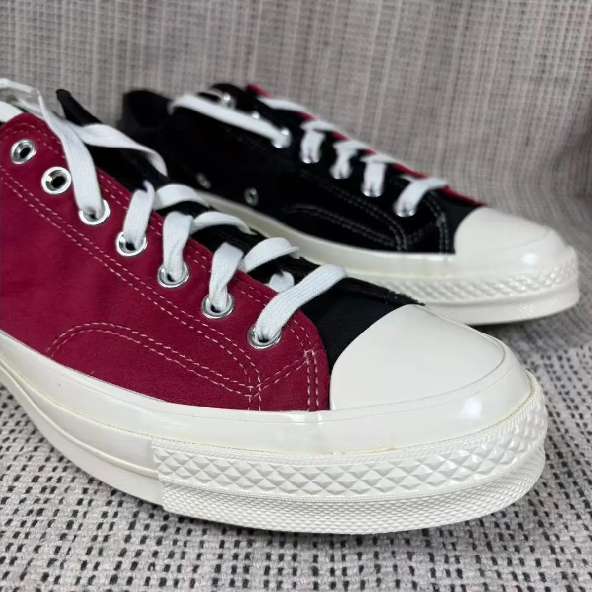 Converse shoes - Red 5