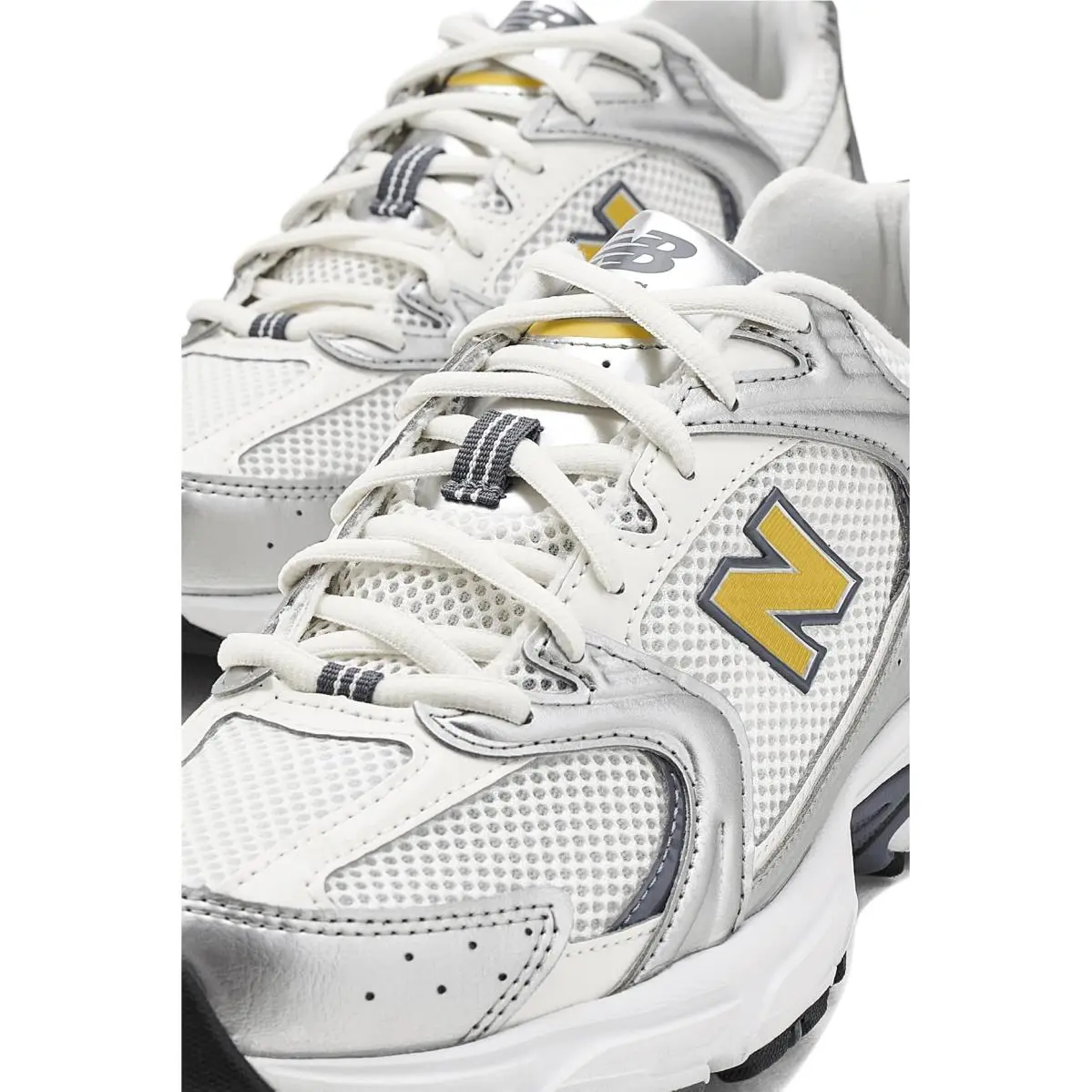 New Balance shoes - Bisque/Earth Shadow 81