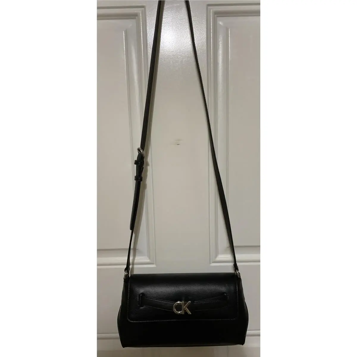 Flap Crossbody Bag H6AEDAZ6 Black Leather Silver Hardware by Calvin Klein
