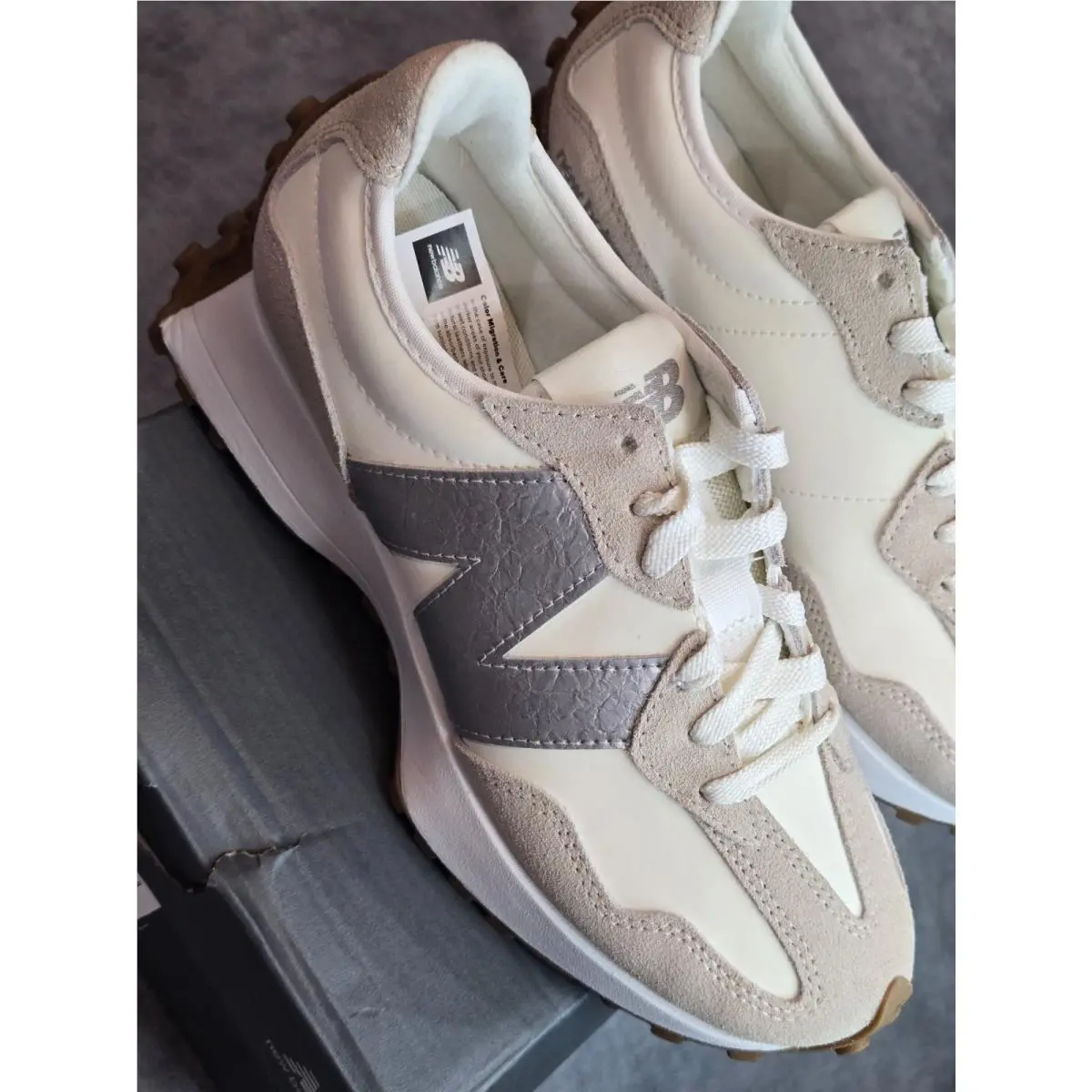 New Balance shoes - New Balance 327 - W327240 - Beige 0
