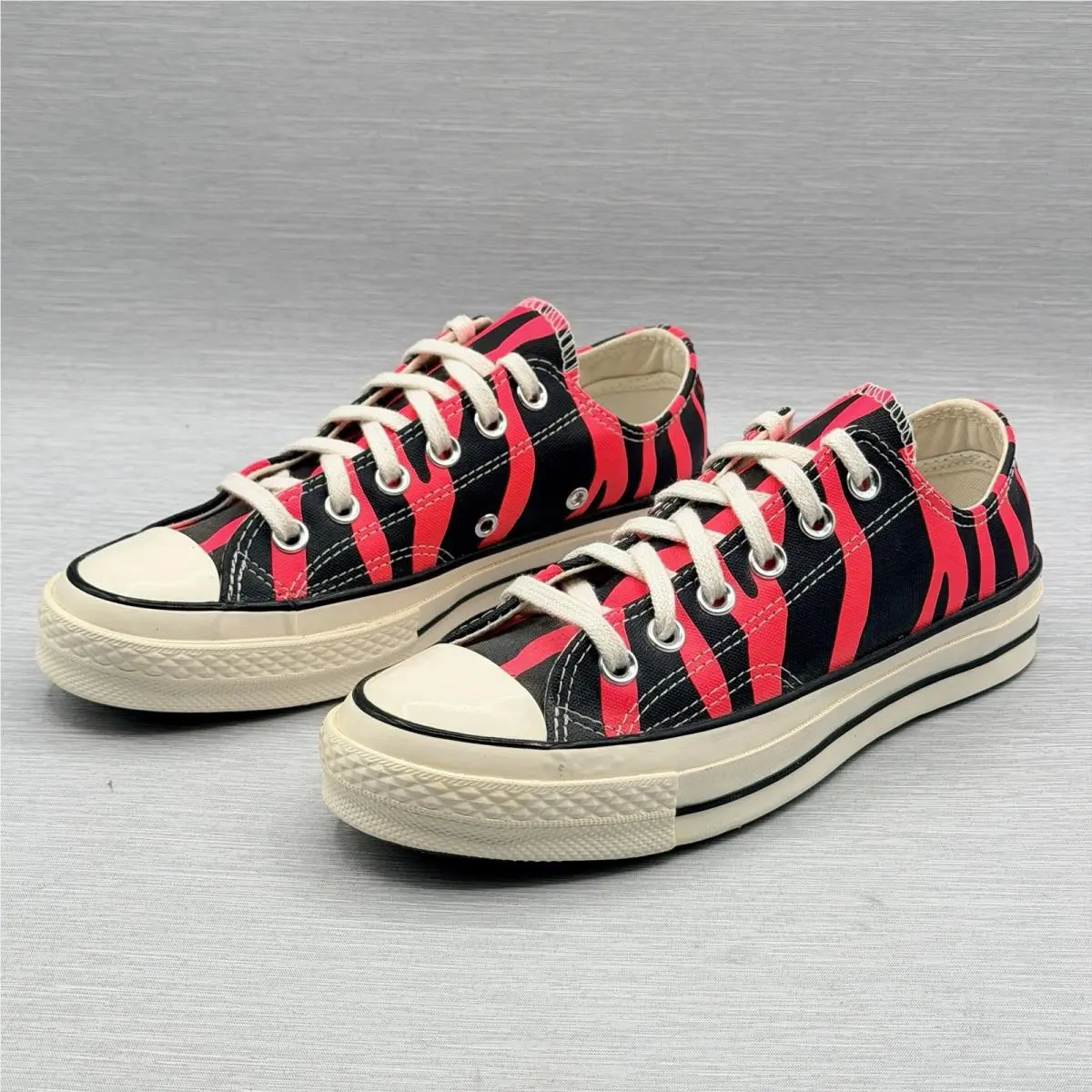 Chuck 70 Women`s 6.5 Black Zebra Print Low Top Sneakers Red A04516C by Converse