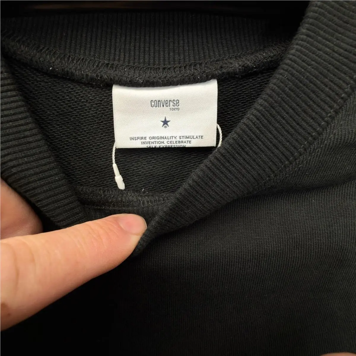 Converse clothing - Black 4