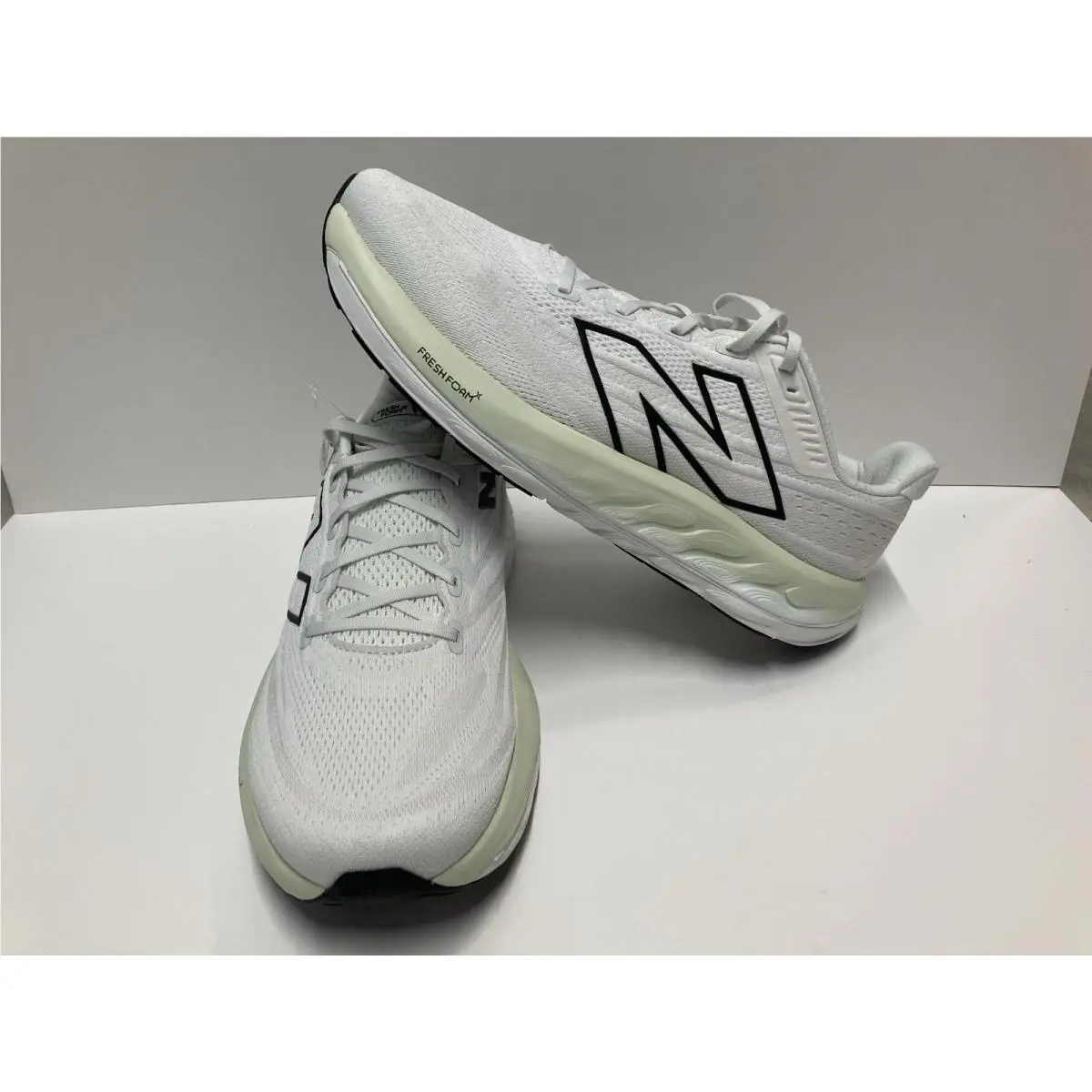 New Balance shoes - New Balance Fresh Foam Vongo - MVNGOCJ6 - White (UPC: 197968093318) 1