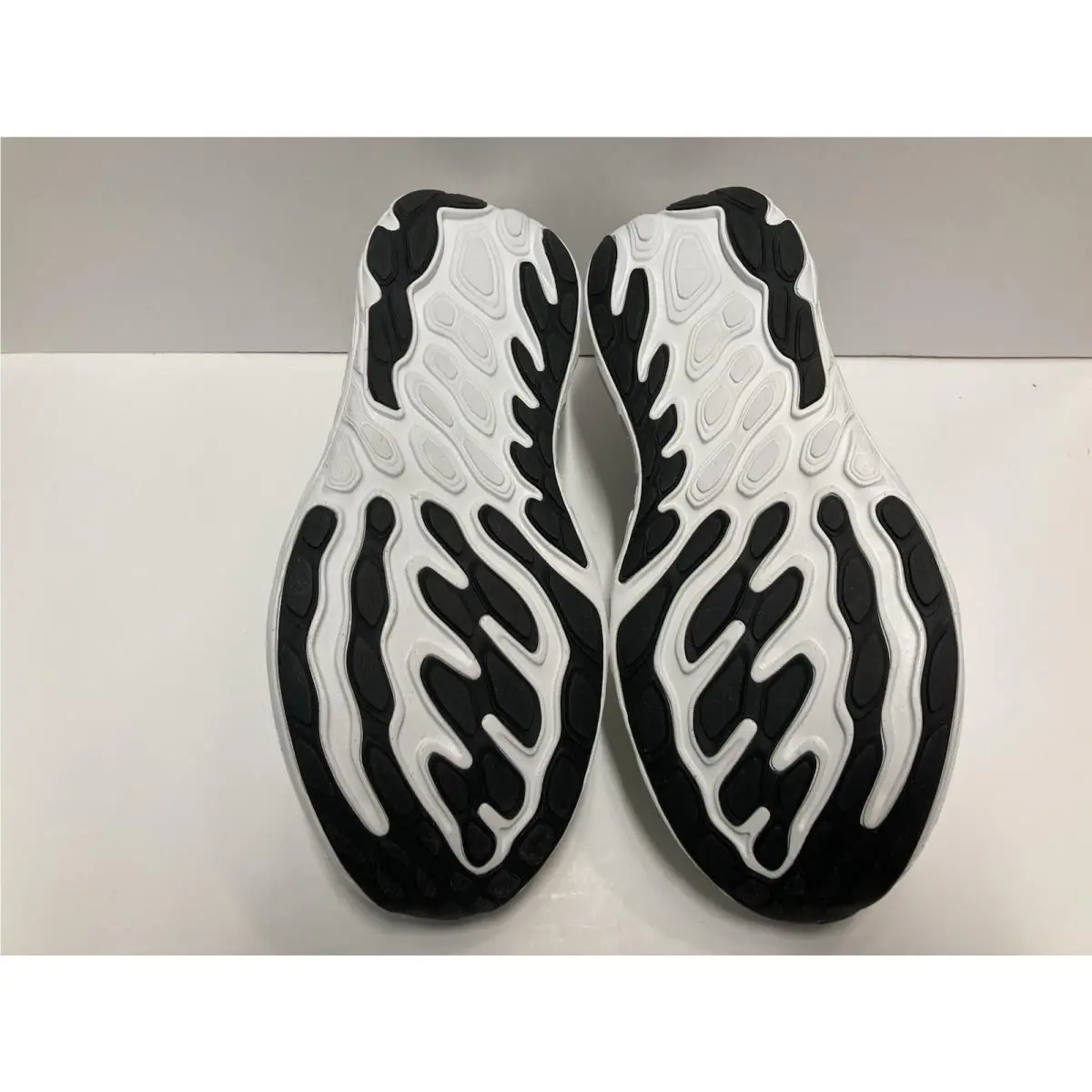 New Balance shoes - New Balance Fresh Foam Vongo - MVNGOCJ6 - White (UPC: 197968093318) 5