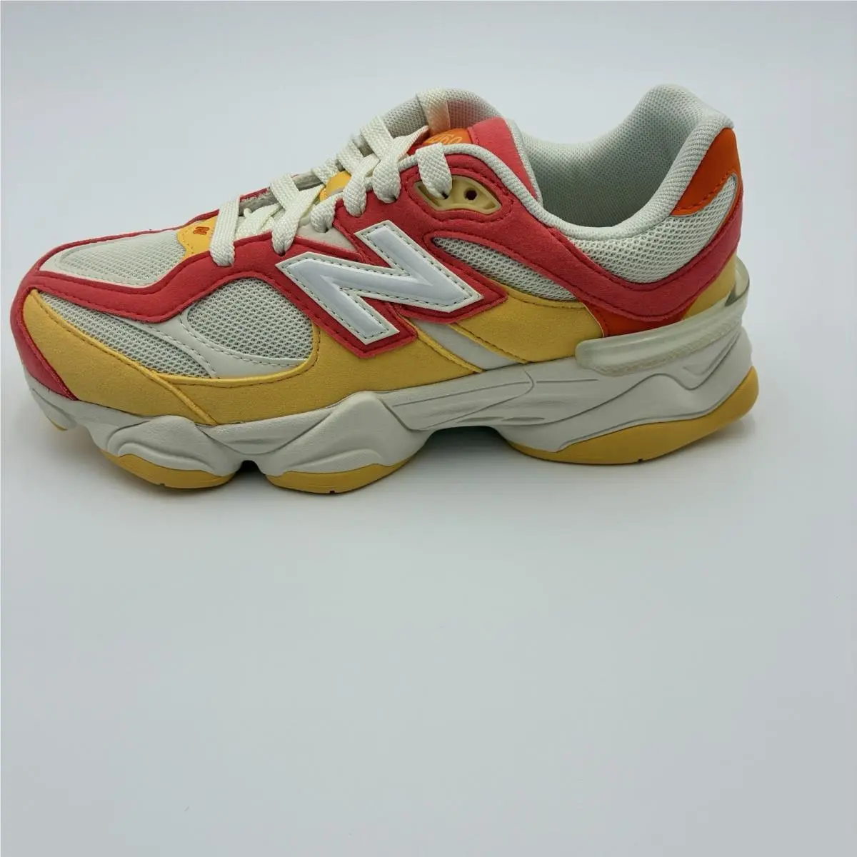 New Balance shoes - New Balance 9060 - Red 3