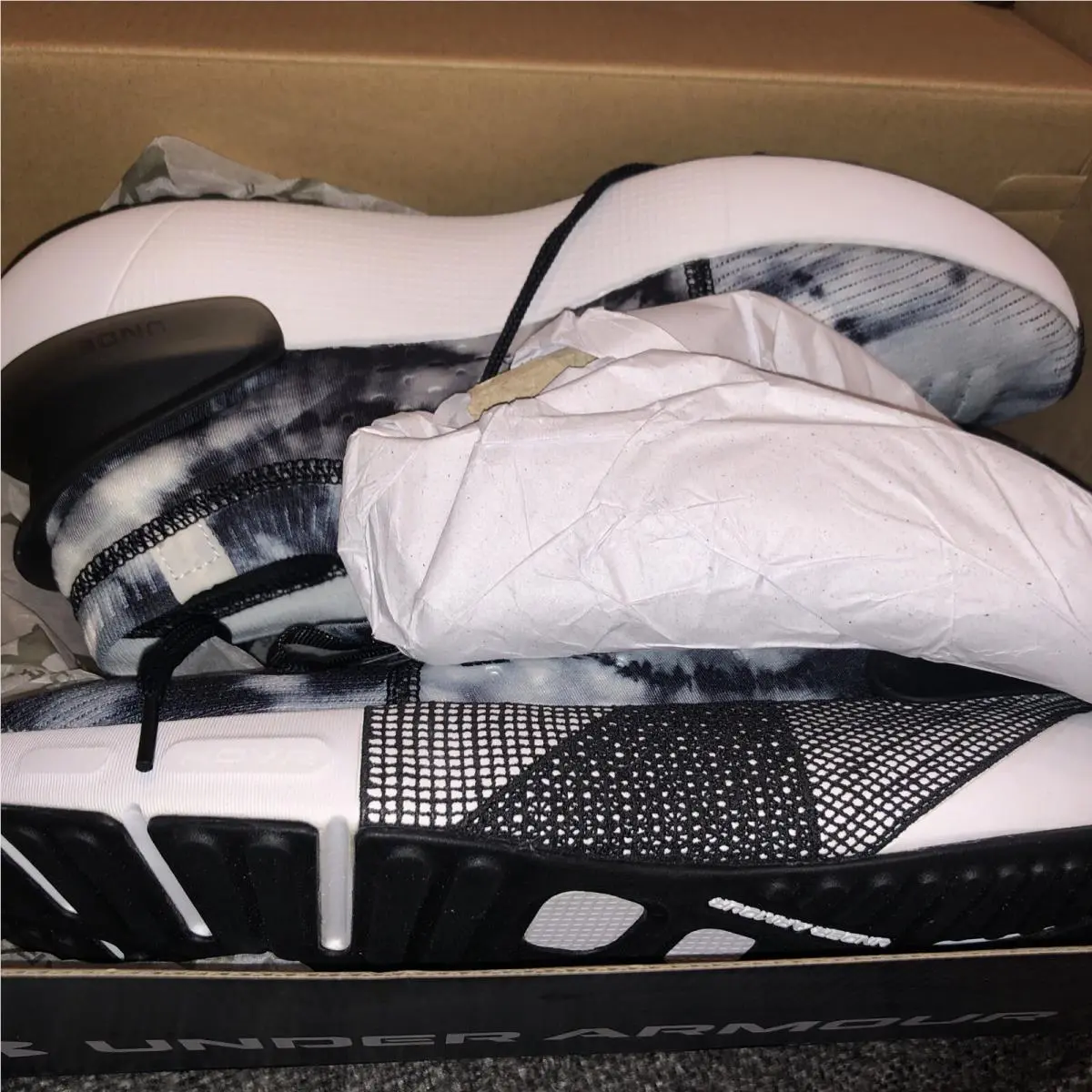 New Balance shoes - Under Armour HOVR Phantom - Under Armour HOVR Phantom - 3026348-101 - Beige 1