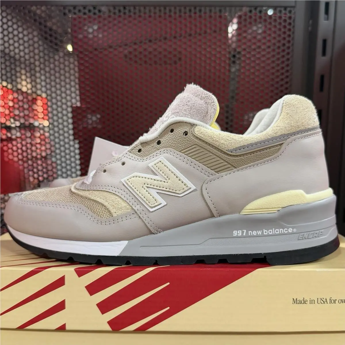 New Balance shoes - New Balance 997 - Beige 0