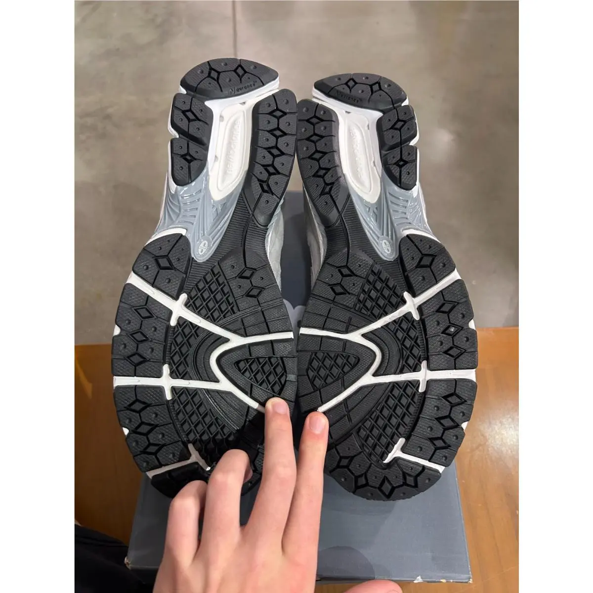 New Balance shoes - New Balance 2002R - Gray 3
