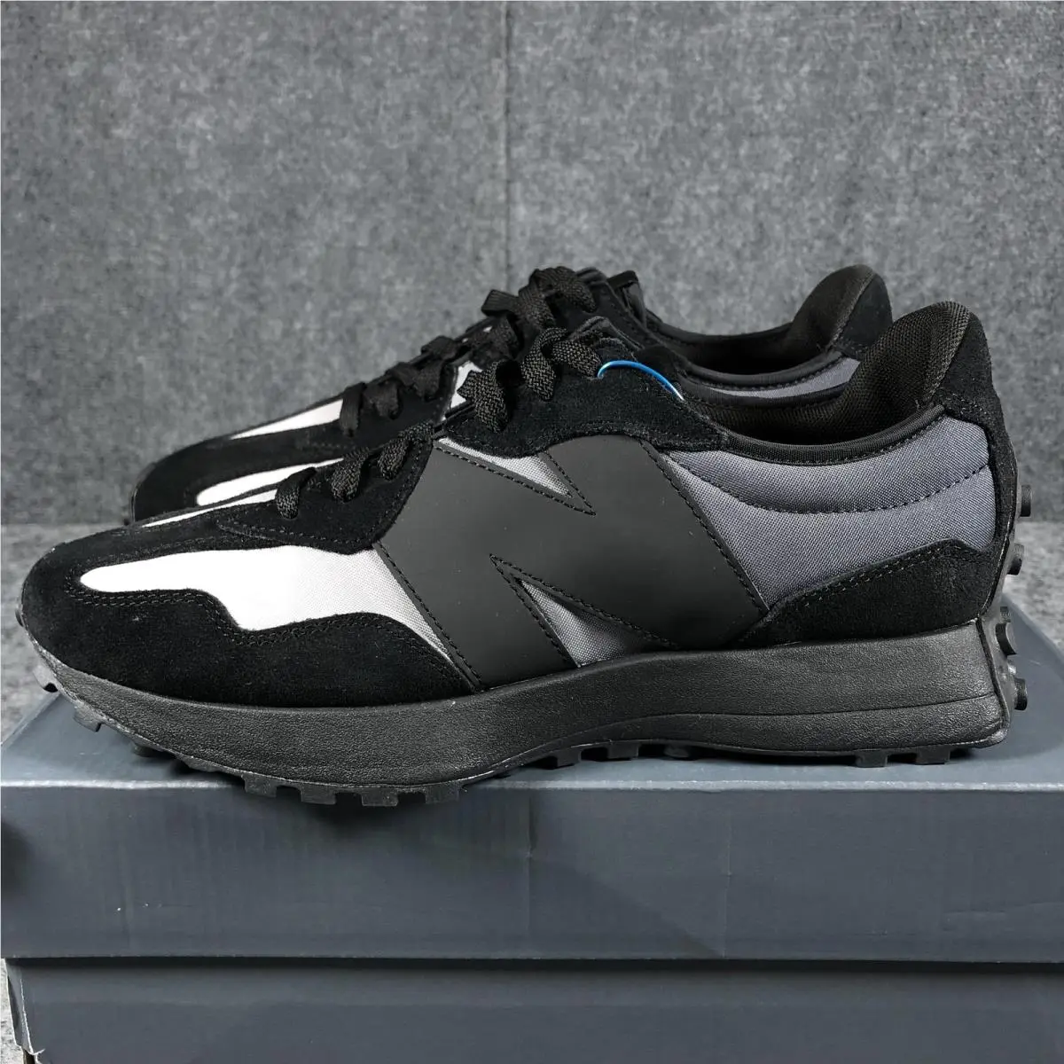 New Balance shoes - New Balance 327 - MS327SB - Black 3