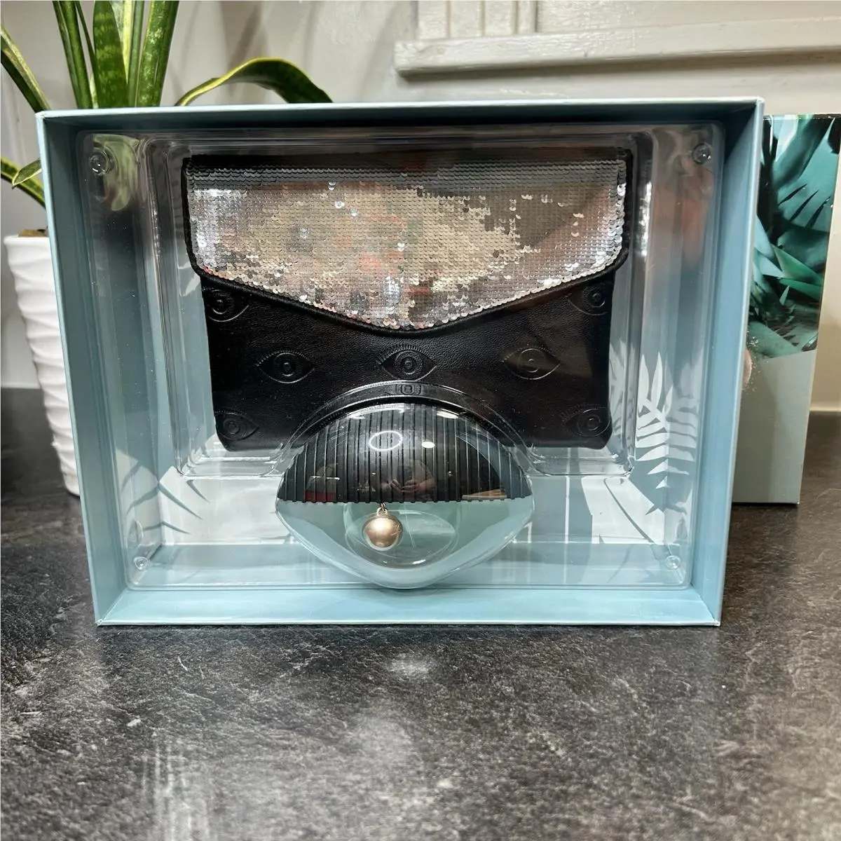 Kenzo World Eau De Parfum 1.7 oz Spray Seeing Eye Sequined Clutch Bag