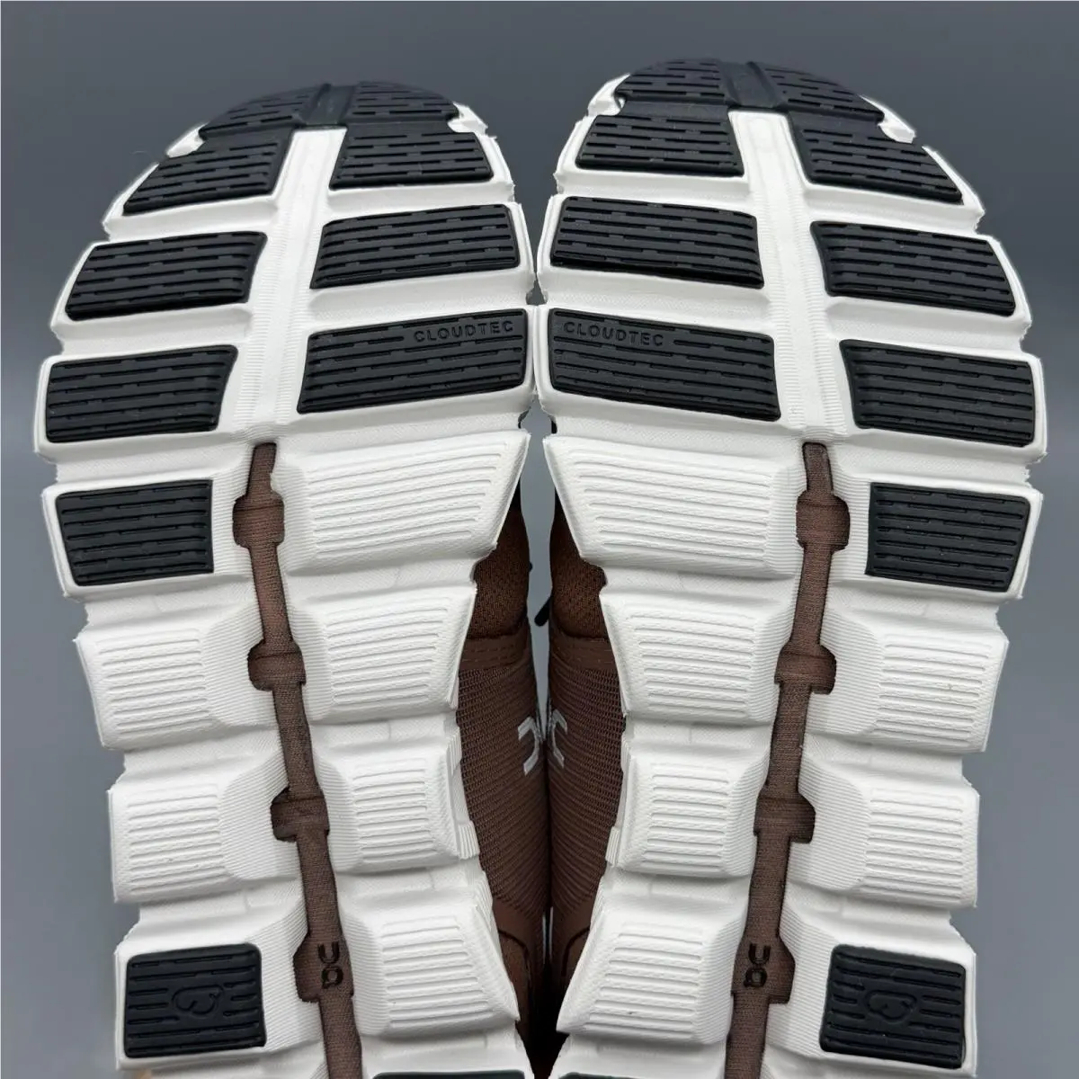On-Running shoes - On Cloud 5 Waterproof - Cloud Waterproof - 5998835 - Cocoa/Frost (UPC: 7630440676935) 7