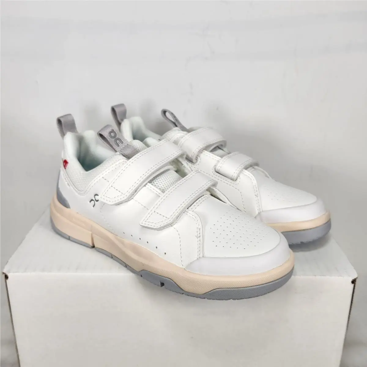 On-Running shoes - The Roger Kids - The Roger Kids - White 0