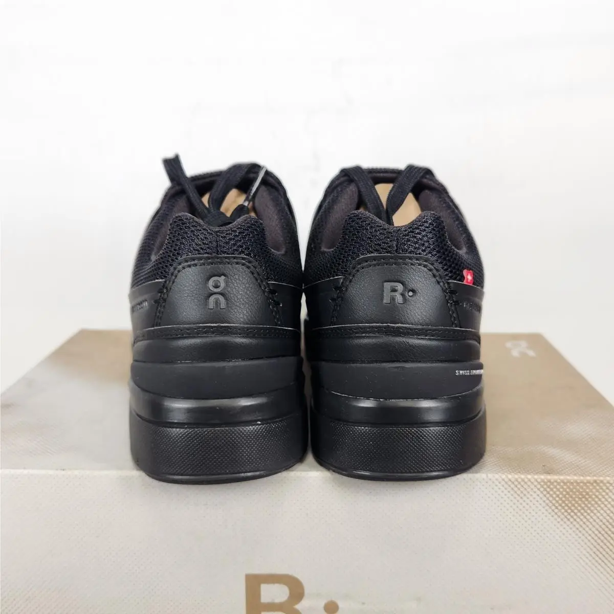 On-Running shoes - THE ROGER Advantage - THE ROGER Advantage - Black 2