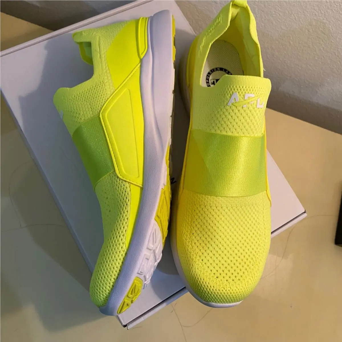On-Running shoes - Yellow 2