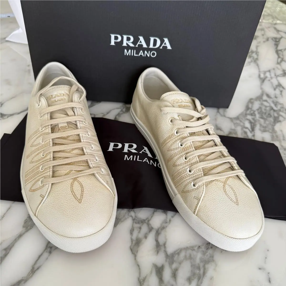 Milano 2EE448 Mens White Pebbled Leather Low Top Sneakers UK 10 by Prada