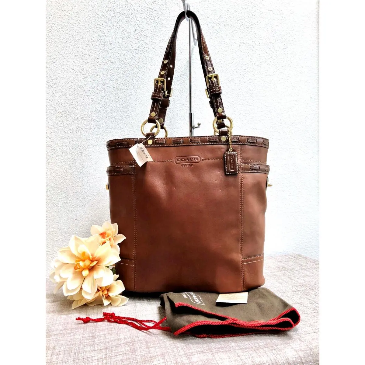 Gallery Laced Leather N/s Tote 11230 - Tobacco Brown Leather - Brass by Coach