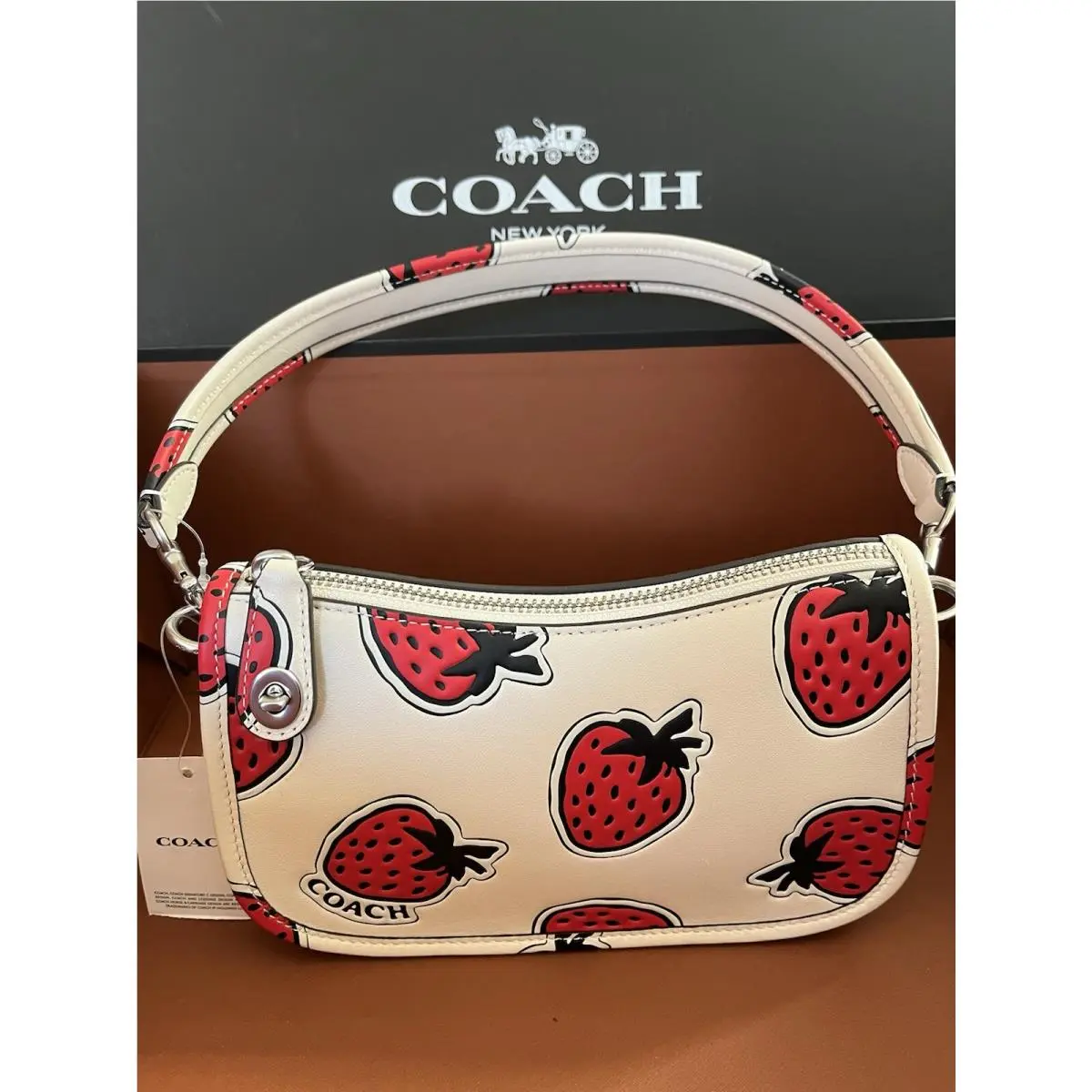 Strawberry Mini Leather Swinger 20 Shoulder Bag Lh/chalk CT881 by Coach