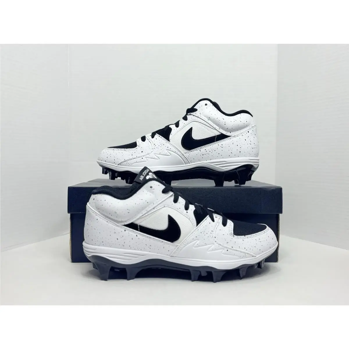 Jordan Stadium 90 Low TD Men`s Football Cleats White Black HQ0210-100 Size 9.5 by Nike