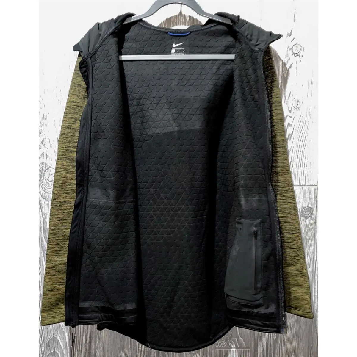 Nike clothing - NIKE Therma Sphere Hoodie Jacket - 932038 - Green 2