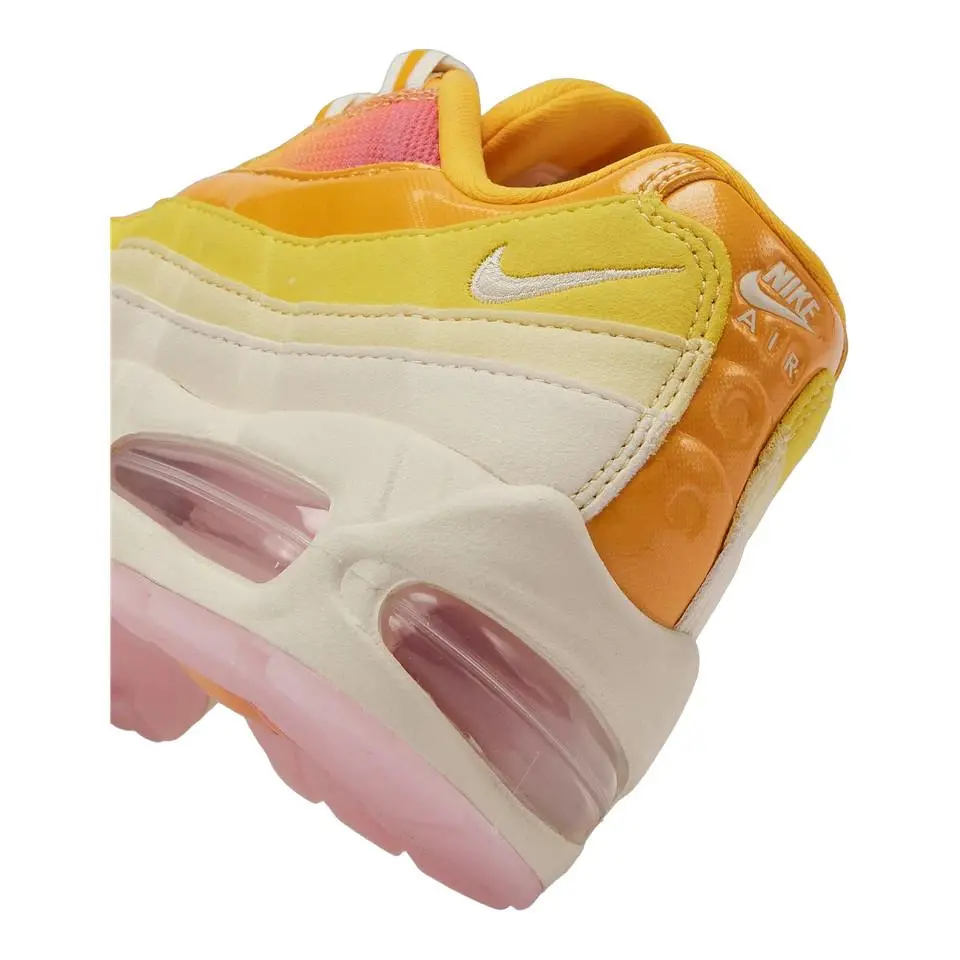 Nike shoes - Nike Air Max 95 - Air Max - IQ0382 739 - UNIVERSITY GOLD COCONUT MILK 3