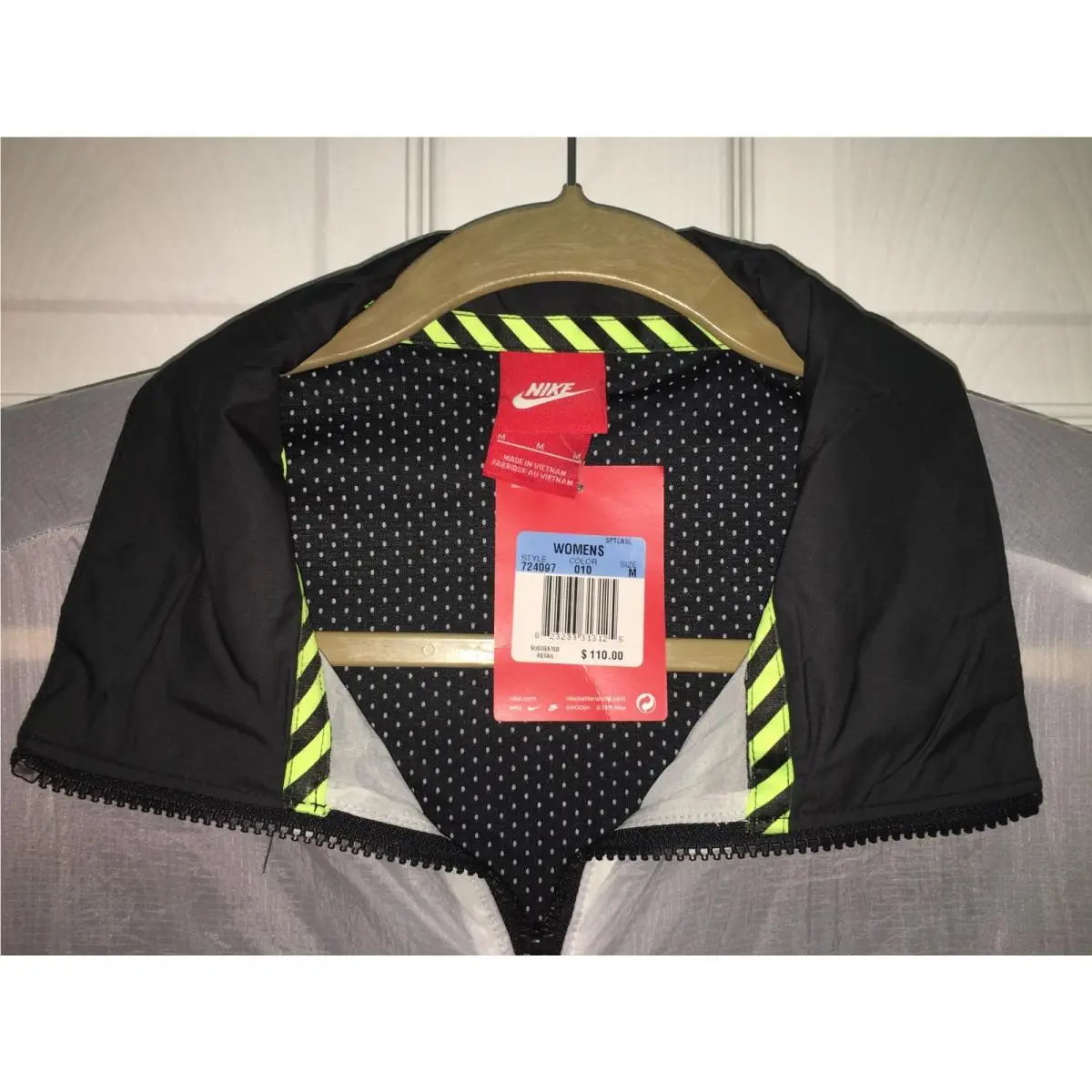 Nike clothing - NIKE Run Athletics Lightweight Jacket - 724097 - Black 4