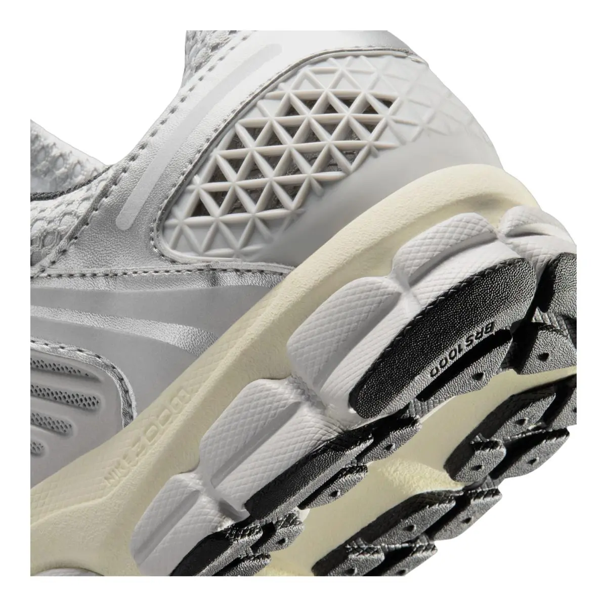 Nike shoes - NIKE Vomero 5 - Vomero - Khaki/Light Orewood Brown/Sesame/Phantom 52