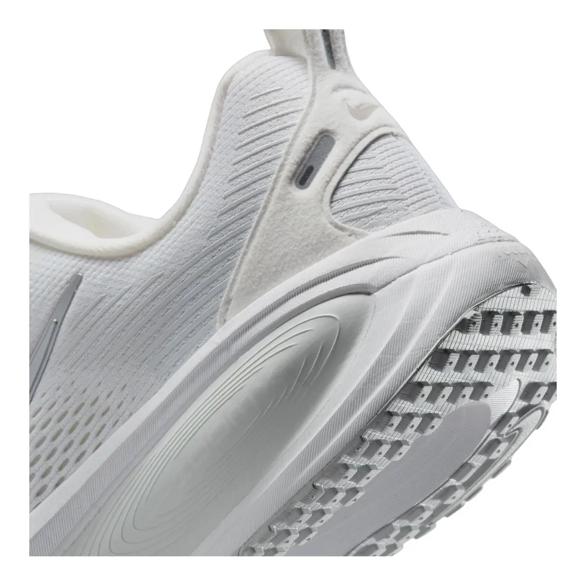 Nike shoes - NIKE Vomero 18 - Vomero - HM6804-104 - Black/Coconut Milk/Light Iron Ore/Summit White 4