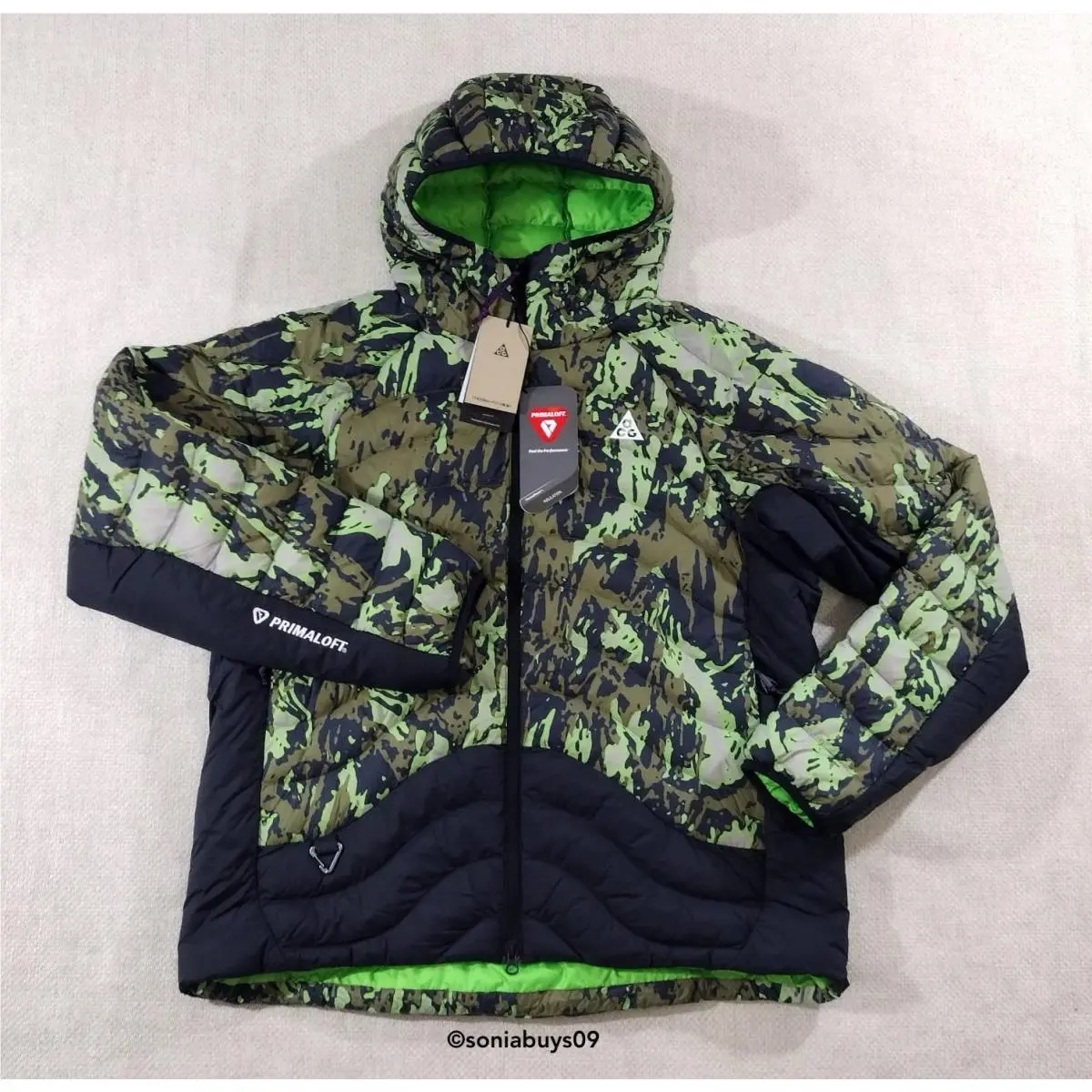 Nike clothing - College Grey/Black/Mean Green/Summit White 11