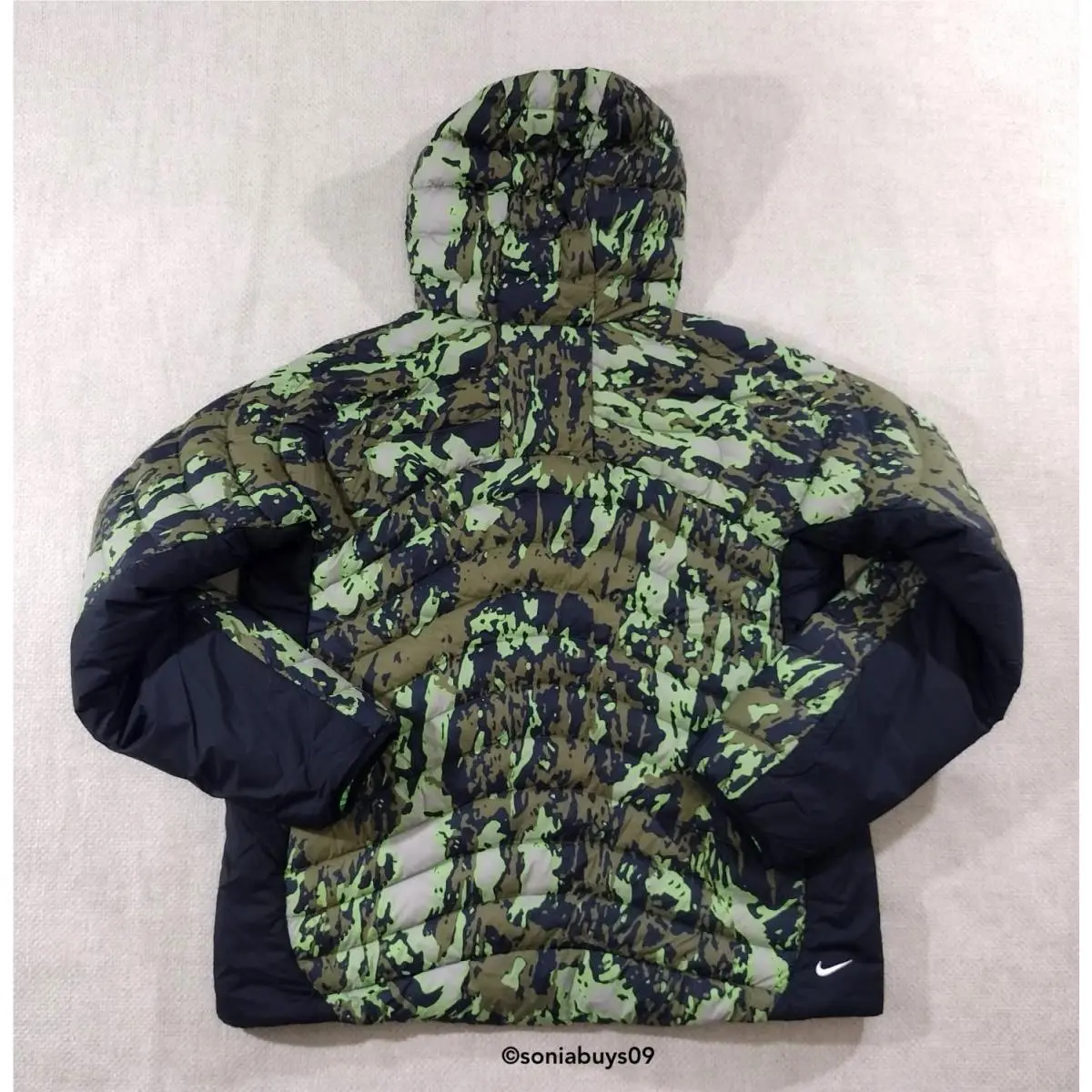 Nike clothing - College Grey/Black/Mean Green/Summit White 14