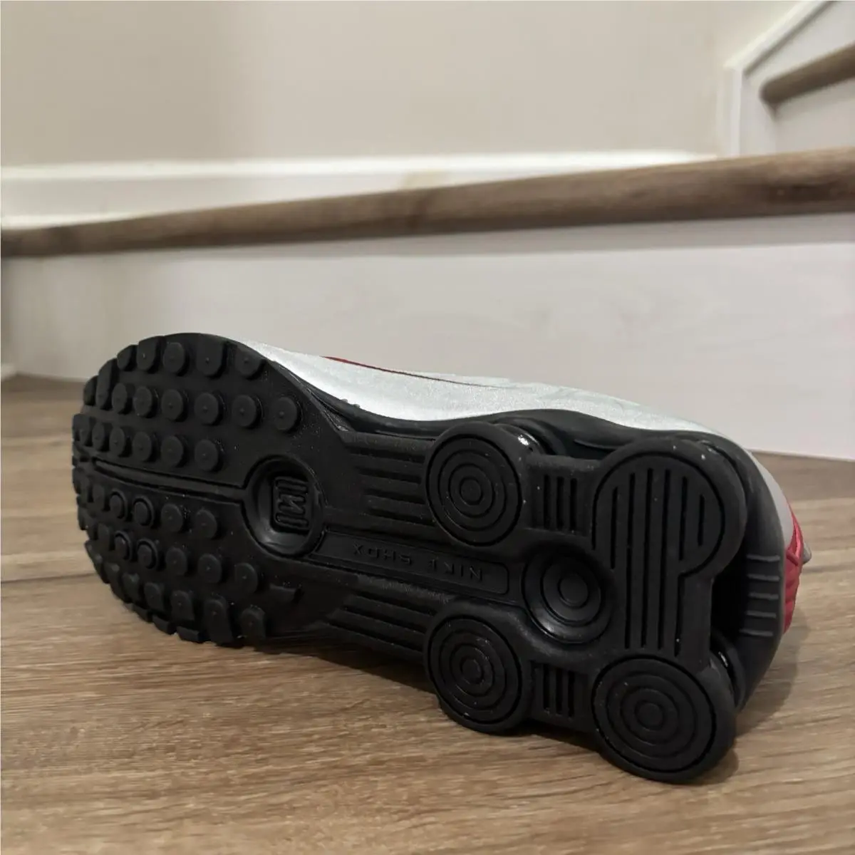 Nike shoes - Nike Shox - Shox - HQ1988 009 - Red 3