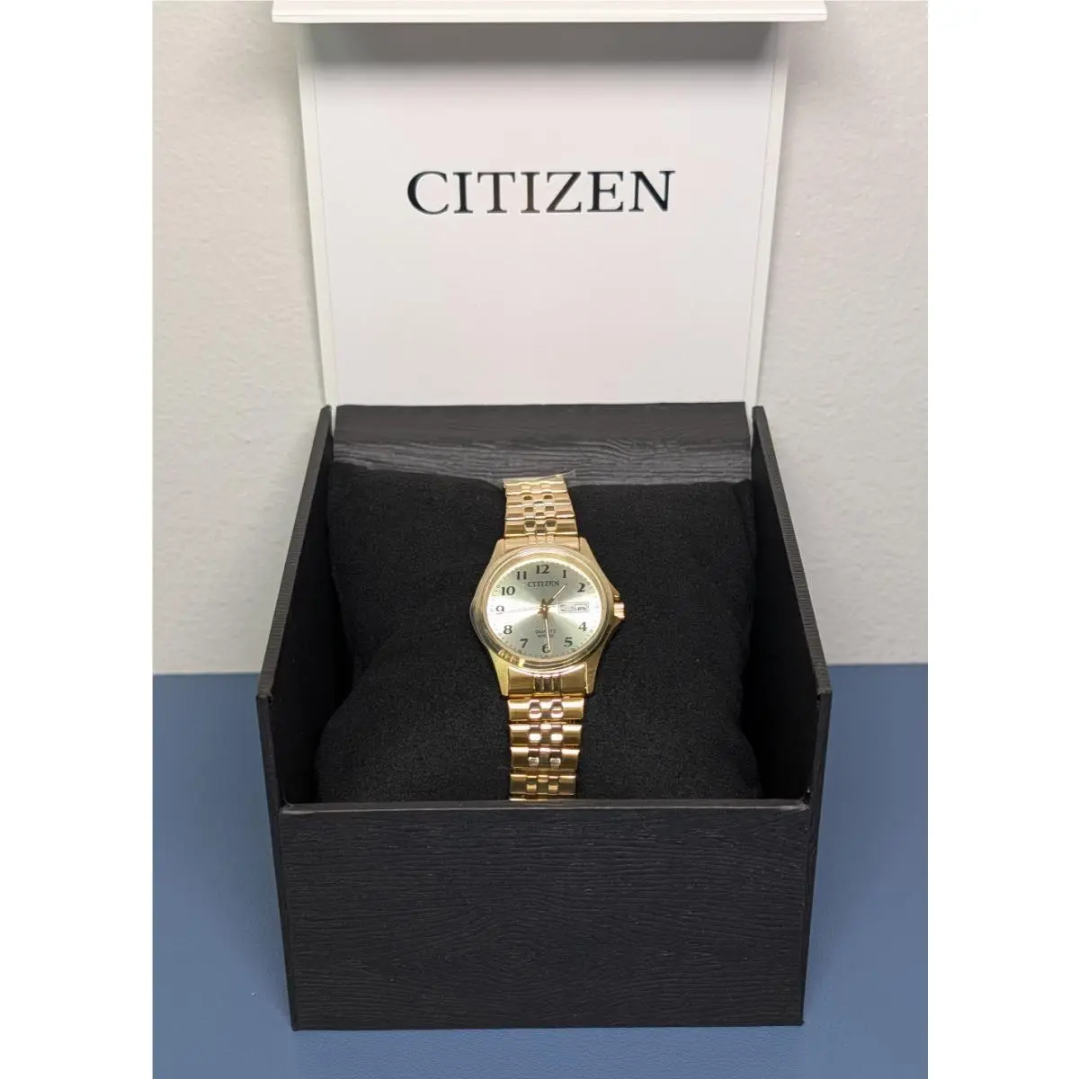 EQ2002-91P Women`s Gold Tone Quartz Watch Day Date 26mm W/ Tags+box by Citizen