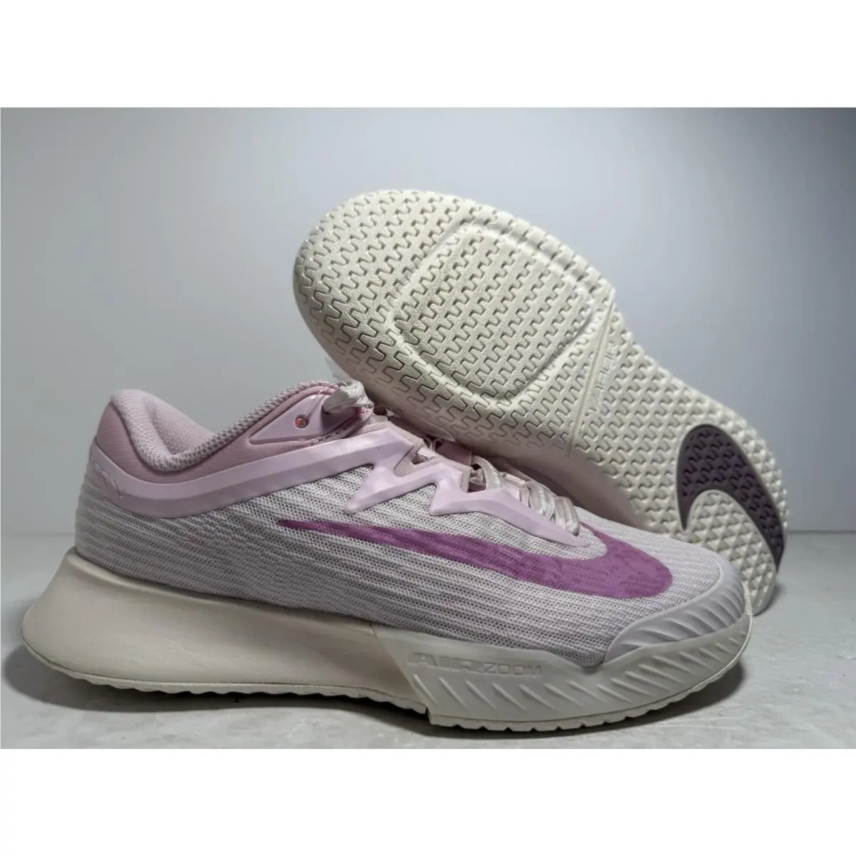Court Vapor Pro 3 Premium Hard Court Women`s Size 6 US HV1376-601 by Nike