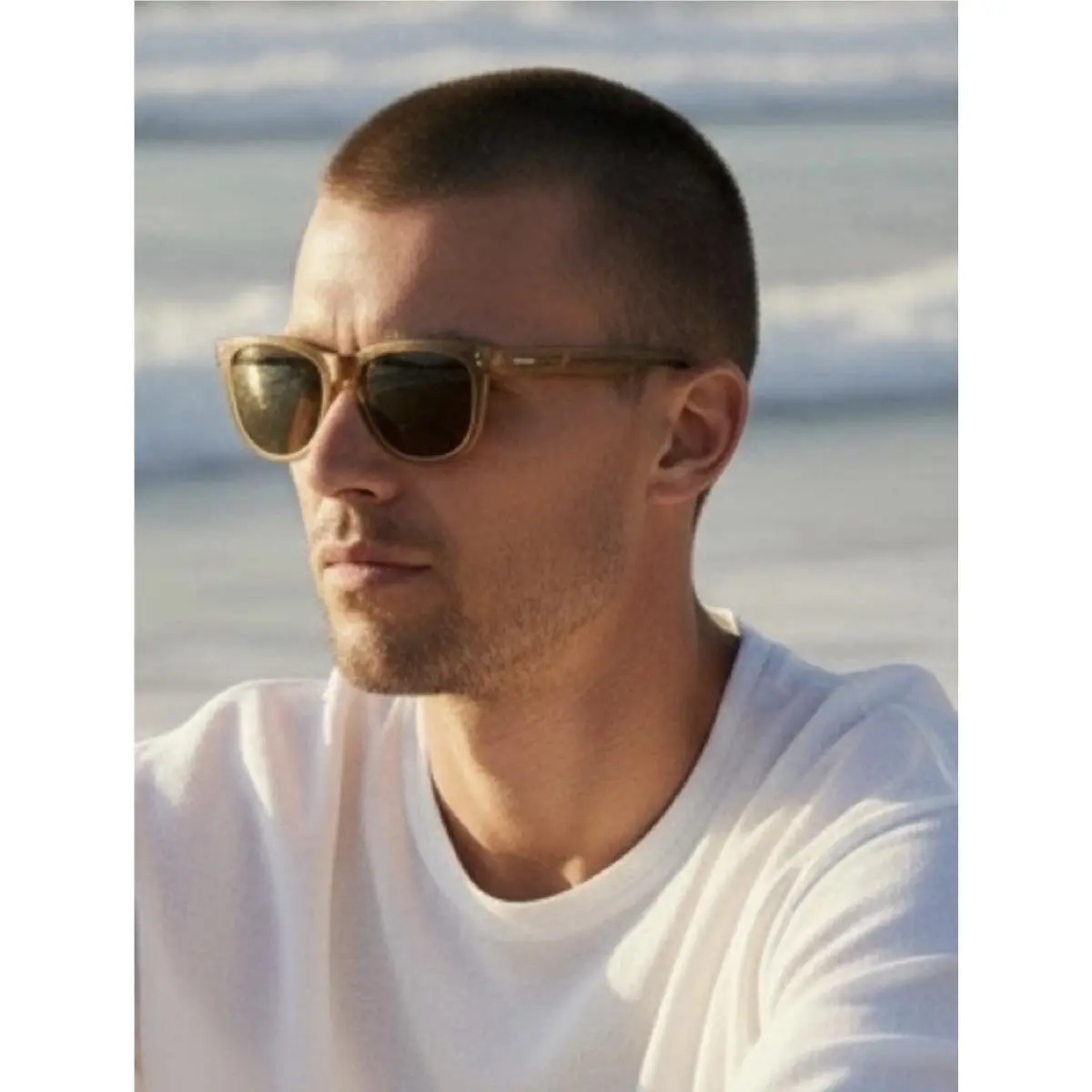 DL0919 Men’s Women’s Brown Sunglasses + Cloth Case by Diesel