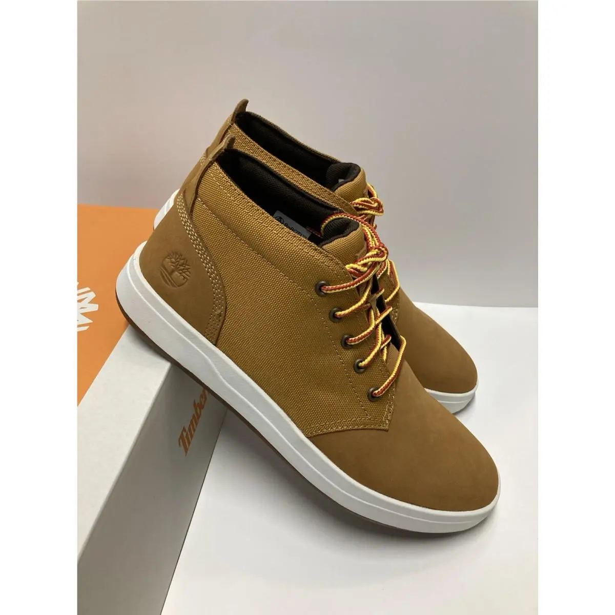Davis Square Mid Lace Sneaker Men’s Size 9.5 Wheat by Timberland