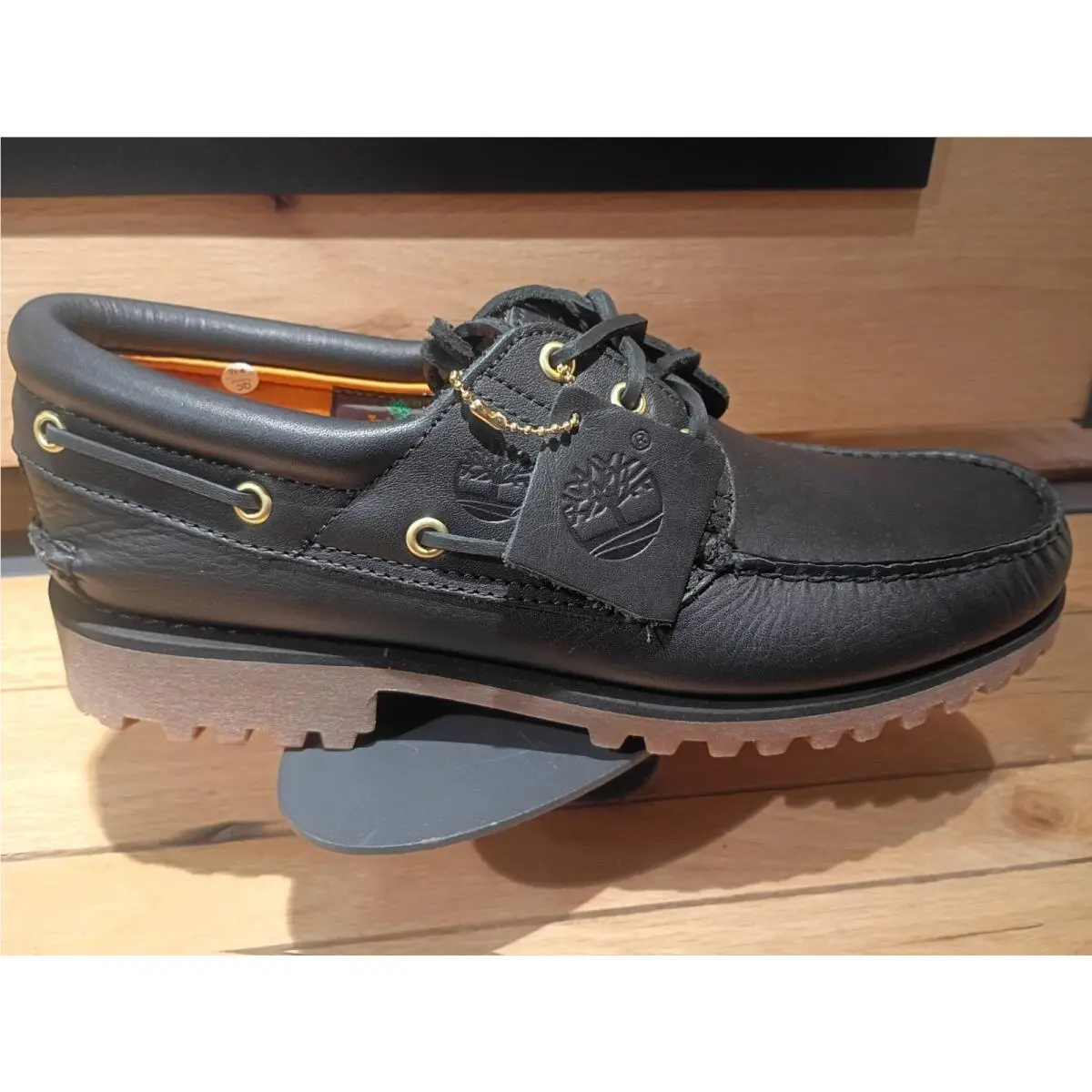 Men`s 3-EYE Handsewn Prem. Leather Boat/casual Shoe SZ 10.5 by Timberland