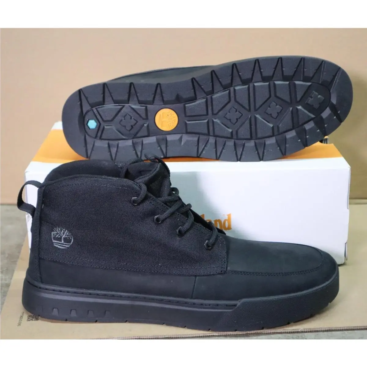 Maple Grove Mid Lace Sneaker Blackout Nubuck Men`s Size 15M by Timberland
