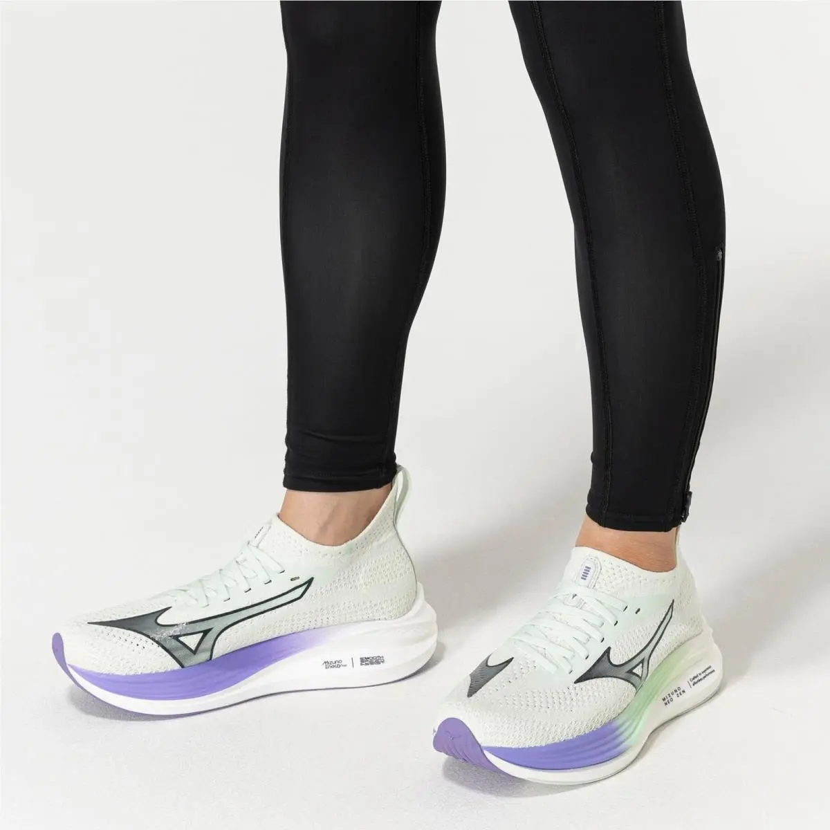 Mizuno shoes - White 4