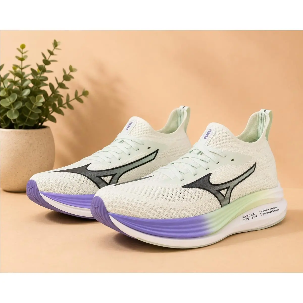 Mizuno Neo Zen Women`s Running Shoes Max Cushion Trainer Size 6