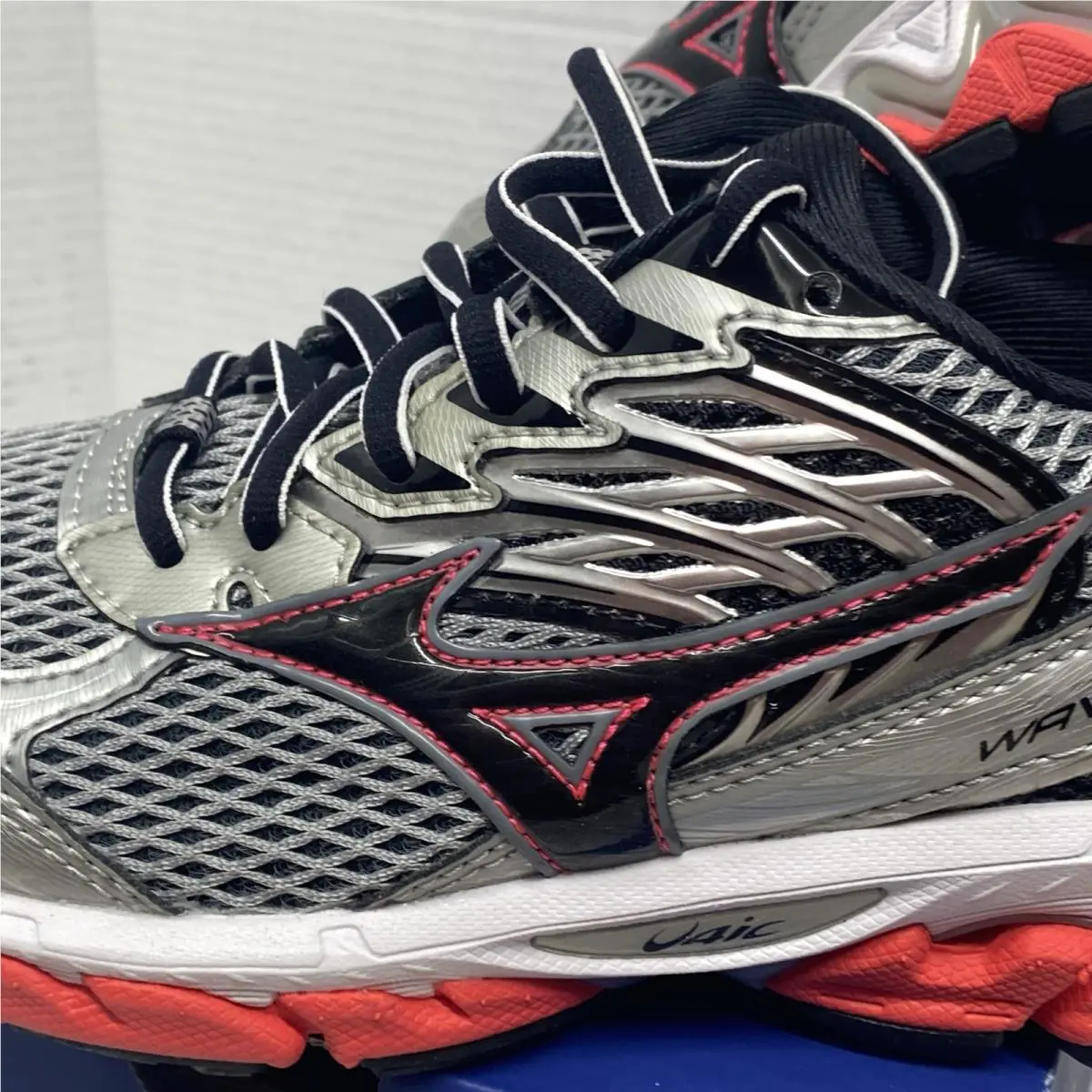 Mizuno shoes - Mizuno Wave Paradox 3 - Wave Paradox - 410788908D - Silver 1
