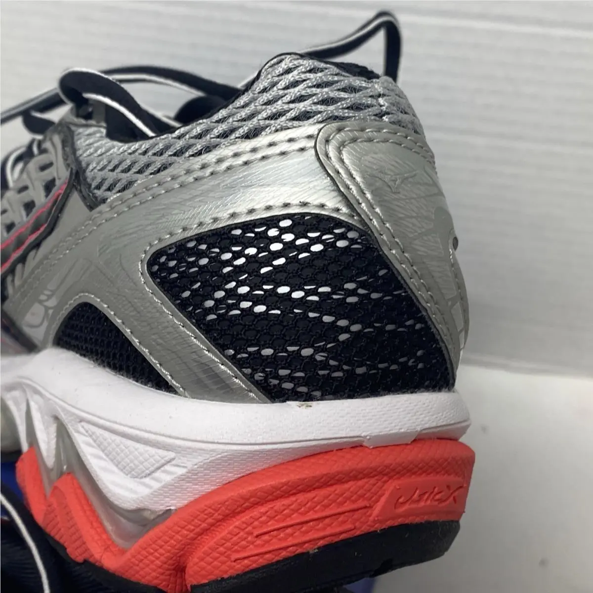 Mizuno shoes - Mizuno Wave Paradox 3 - Wave Paradox - 410788908D - Silver 3