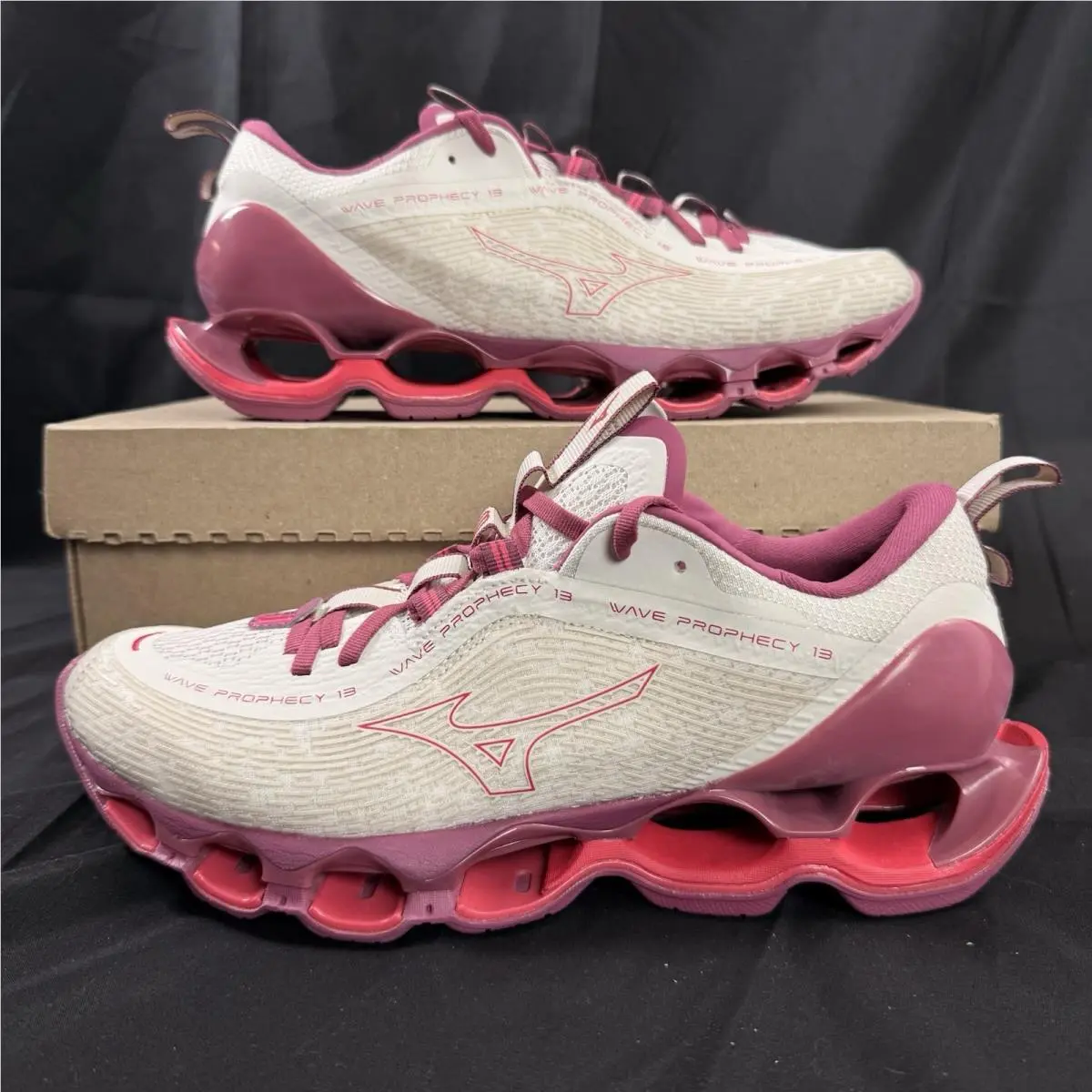 Mizuno Wave Prophecy 13 Running Sneakers Women`s Shoes US 9 White Sand Azalea