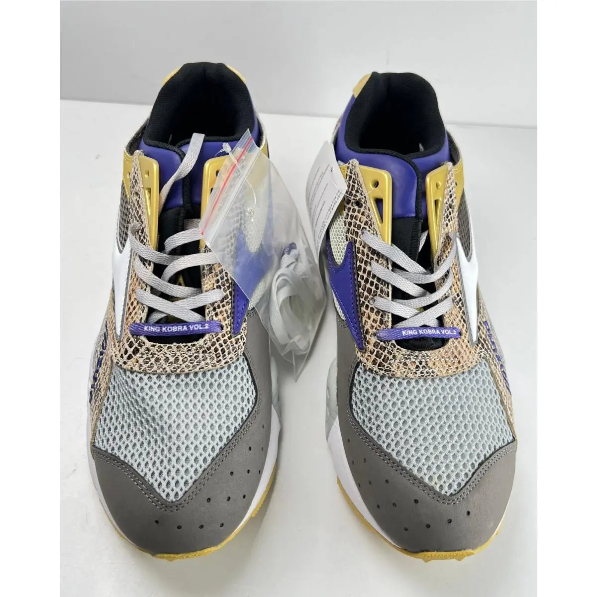 Mizuno shoes - Gray 1