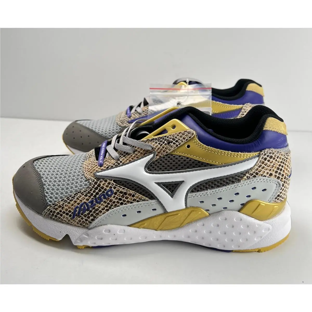 Mizuno shoes - Gray 2