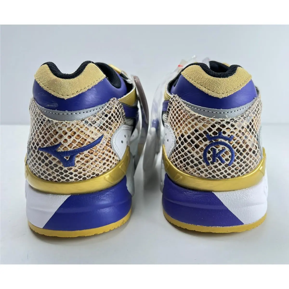 Mizuno shoes - Gray 3