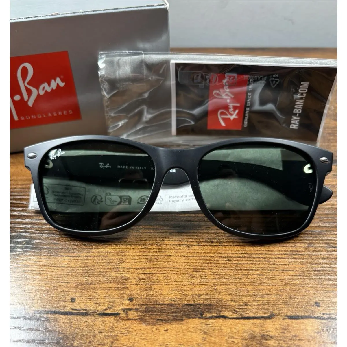 Ray-ban Wayfarer Black Rubber G-15 Green Sunglasses ORB2132 55mm by Ray-Ban